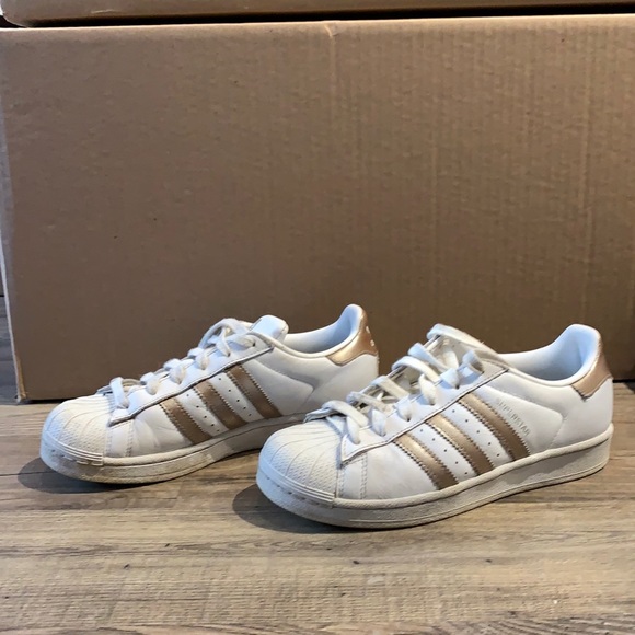 Adidas Superstar Sneakers - Picture 1 of 5